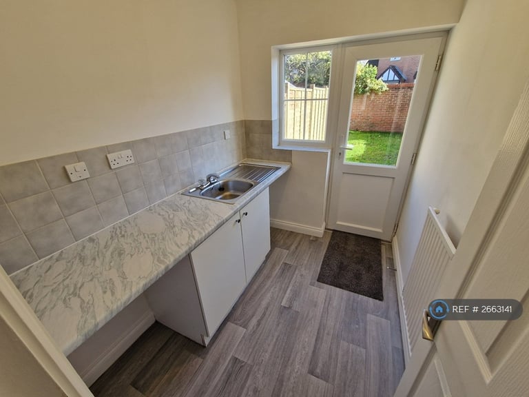 3 bedroom house in Sir Charles Square, Newport, NP10 (3 bed) (#2663141)