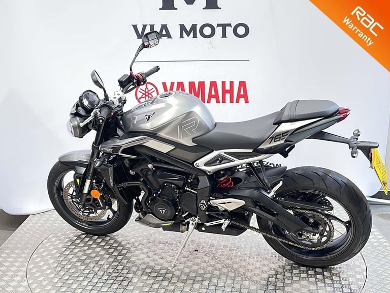 TRIUMPH STREET TRIPLE R - 2023 - 1800 miles
