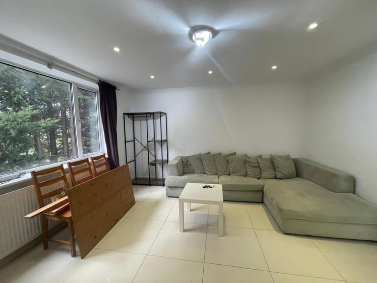 3 BED FLAT IDEAL FOR SMALL FAMILY - WOOD GREEN