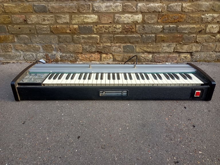 Vintage Hohner International Piano 2