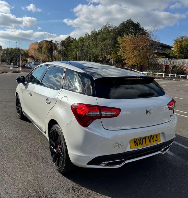 2017 DS5 2.0 BLUEHDi 180 BHP Performance Line – Luxury ** Performance! 