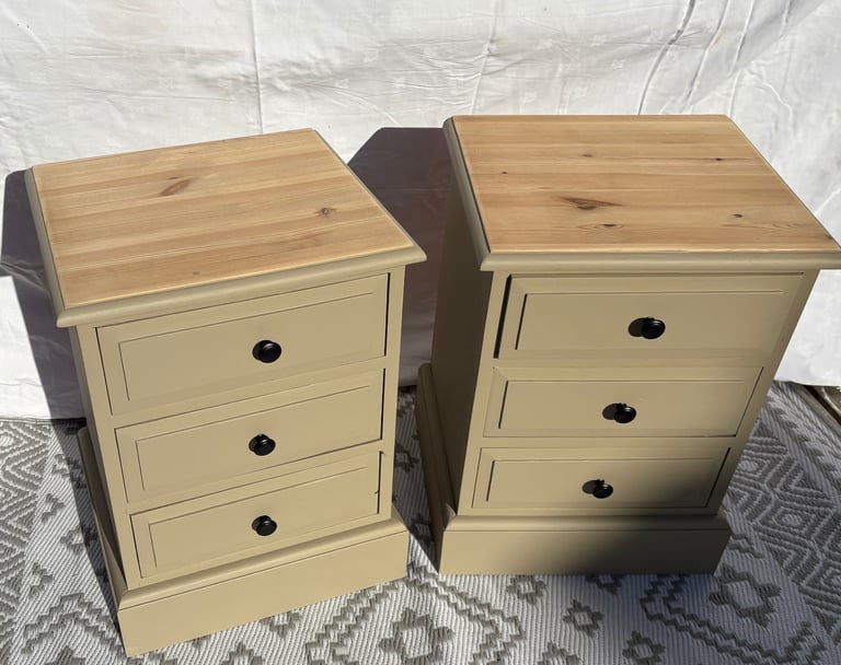 Chest of drawers 