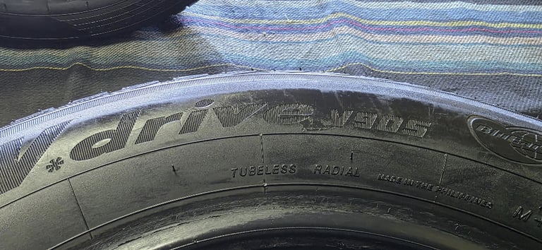 205 60 16    2 x tyres Yokohama Wdrive All Season