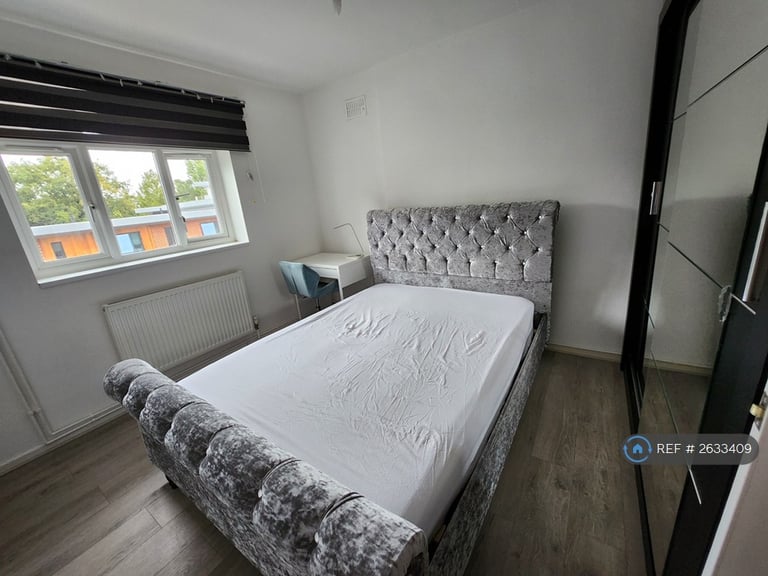 3 bedroom flat in Earlham West Centre, Norwich, NR5 (3 bed) (#2633409)