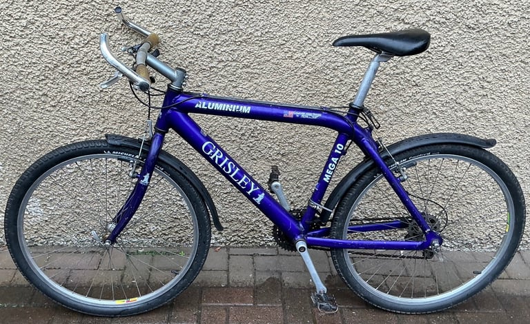 Bike/Bicycle.GENTS GRISLEY “ MEGA 10 “ MEDIUM FRAME MOUNTAIN BIKE 