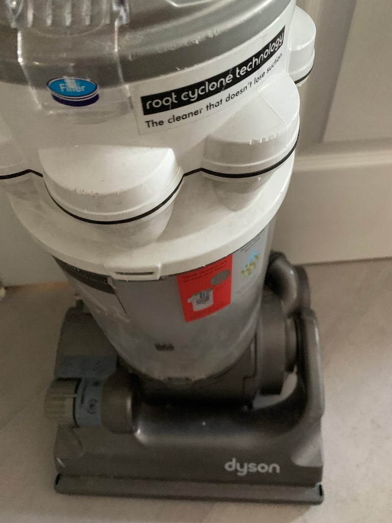 Dyson Vacuum- FOR PARTS
