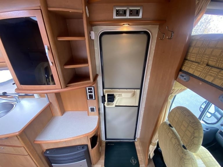 2004 (54) BESSACARR E445 4 BERTH MOTORHOME