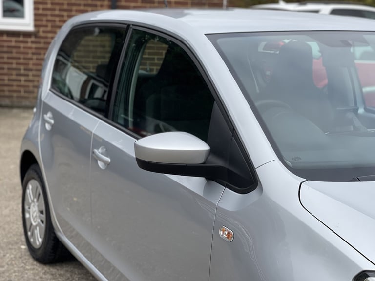 VOLKSWAGEN UP 1.0 Move up! 2016