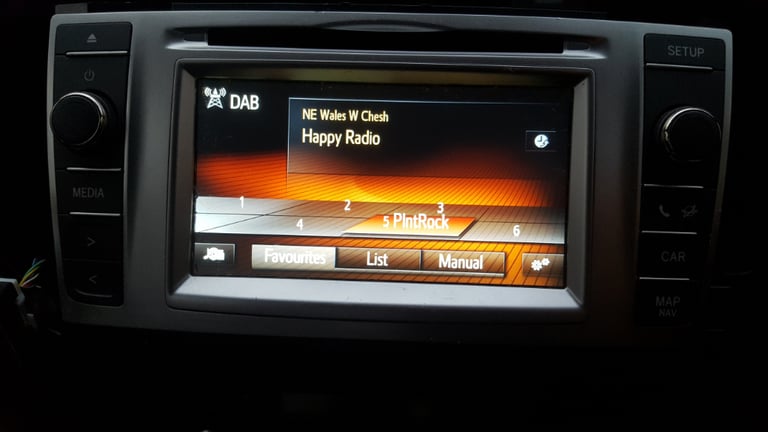 TOYOTA Auris/Yaris 2014-15 Radio/CD/GPS SYSTEM in full working order using buttons