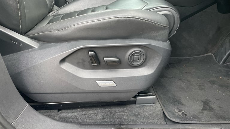 2018 Volkswagen Touareg 3.0 V6 TDI 4Motion R-Line Tech 5dr Tip Auto Diesel Estate Estate Diesel A...