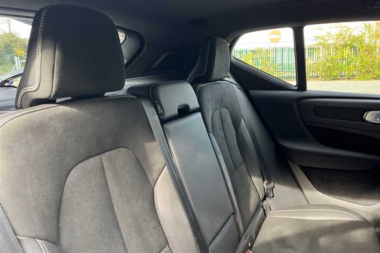 2020 Volvo XC40 2.0 B4P R DESIGN Pro 5dr Auto ESTATE PETROL Automatic