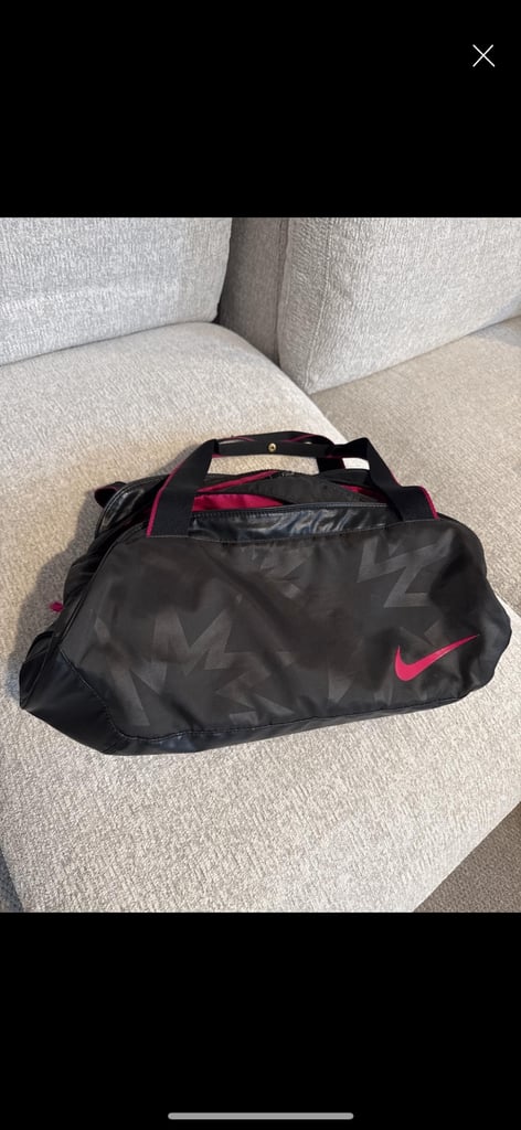 image for Nike women’s gym bag 
