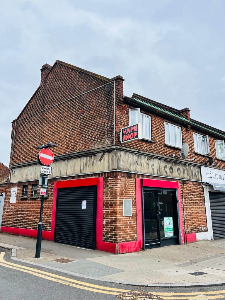 Shop to let in Philip Lane in Tottenham - N154JL