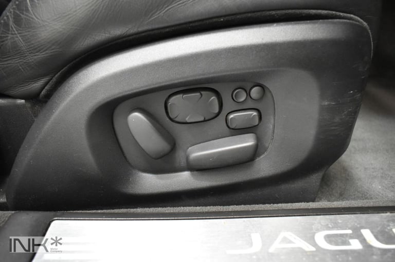 2014 Jaguar XF 3.0d S V6 Portfolio Saloon 4dr Diesel Auto Euro 5 (s/s) (275 ps) Saloon Diesel Aut...
