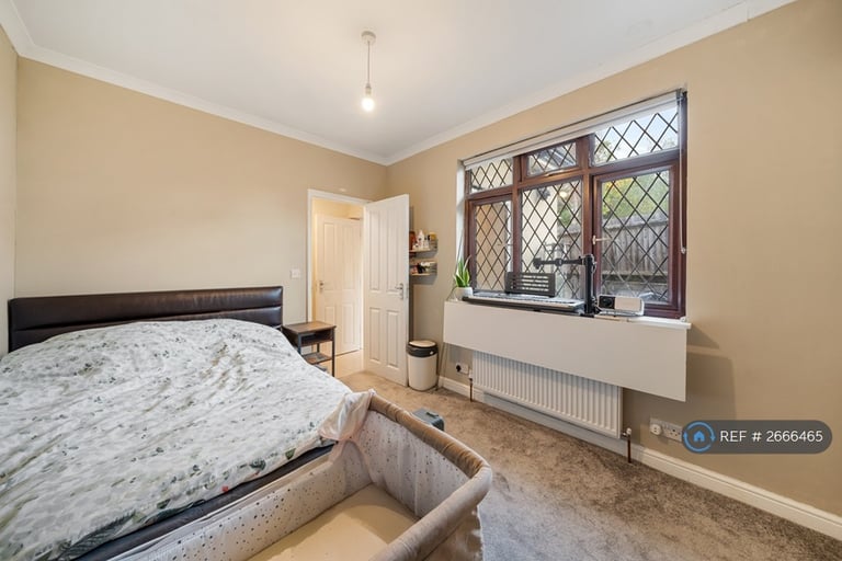 1 bedroom flat in Beckenham Hill Road, London, SE6 (1 bed) (#2666465)