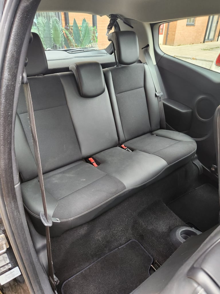 2012 Renault Clio 1.2 16V Dynamique TomTom 3dr HATCHBACK Petrol Manual - Image 10