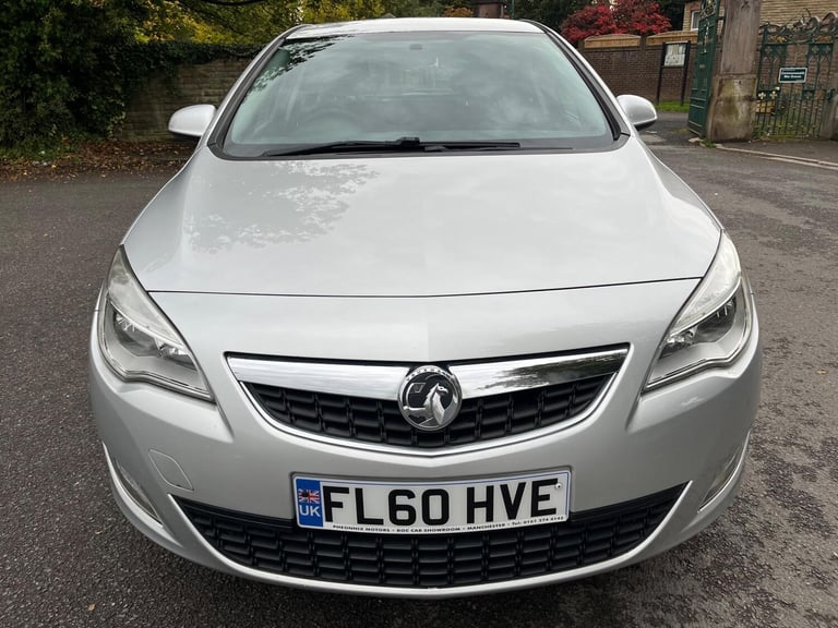 2010 Vauxhall Astra 1.4 16v Exclusiv Euro 5 5dr HATCHBACK Petrol Manual