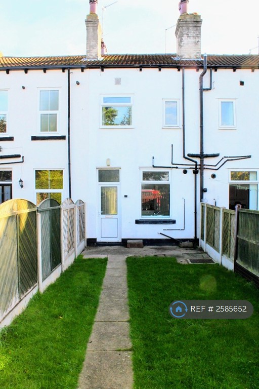 2 bedroom house in Gillett Lane, Rothwell, Leeds, LS26 (2 bed) (#2585652)