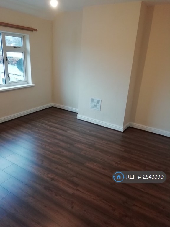 4 bedroom house in Lower City Road, Tividale, Oldbury, B69 (4 bed) (#2643390)