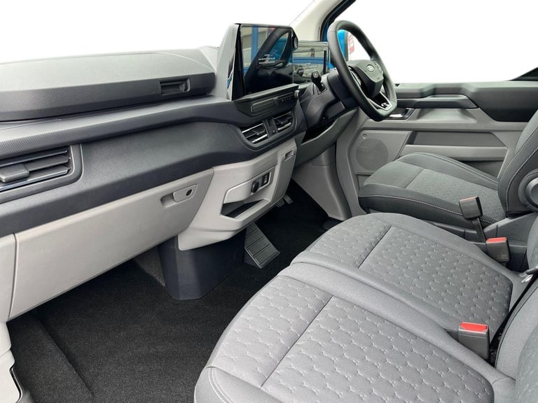 2025 Ford Transit Custom E-Transit Custom Limited DCiV 320 L1 65kWh 100kw 136 RWD 1 Speed Automat...