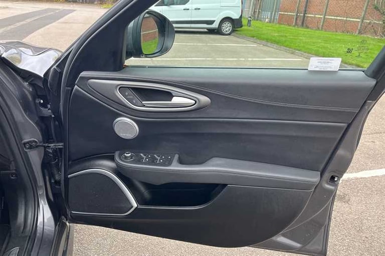 2019 Alfa Romeo Giulia 2.0 TB 280 Veloce 4dr Auto SALOON PETROL Automatic