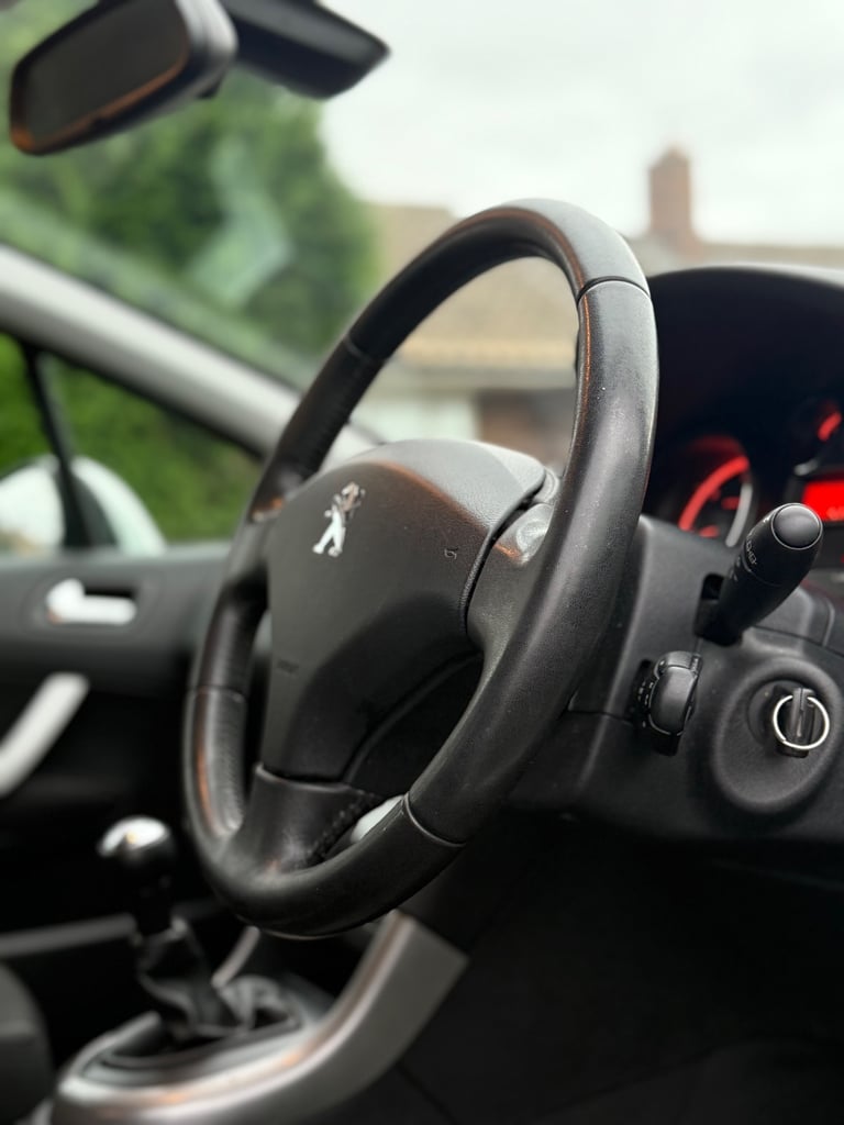 Peugeot, 308, Hatchback, 2013, Manual, 1560 (cc), 5 doors