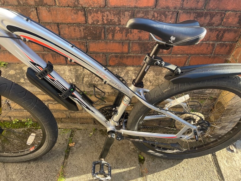 Mens bike for sale, in perfect condition.