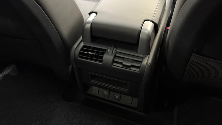 2024 Land Rover Defender Diesel Estate 3.0 D300 X-Dynamic HSE 90 3dr Auto SUV Diesel Automatic