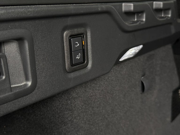 2023 Jaguar F-Pace 2.0 D200 R-Dynamic HSE Black 5dr Auto AWD ESTATE DIESEL Automatic