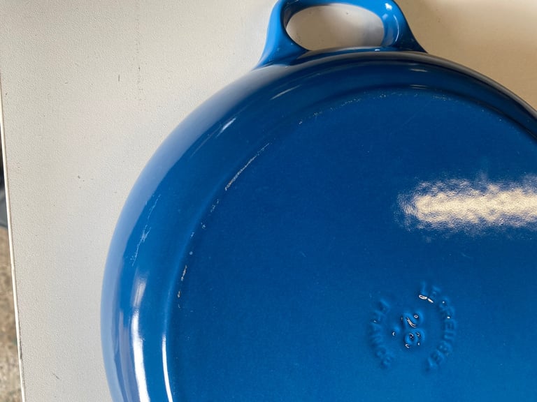 Le Creuset blue 26cm shallow 2.1ltr casserole dish with lid 