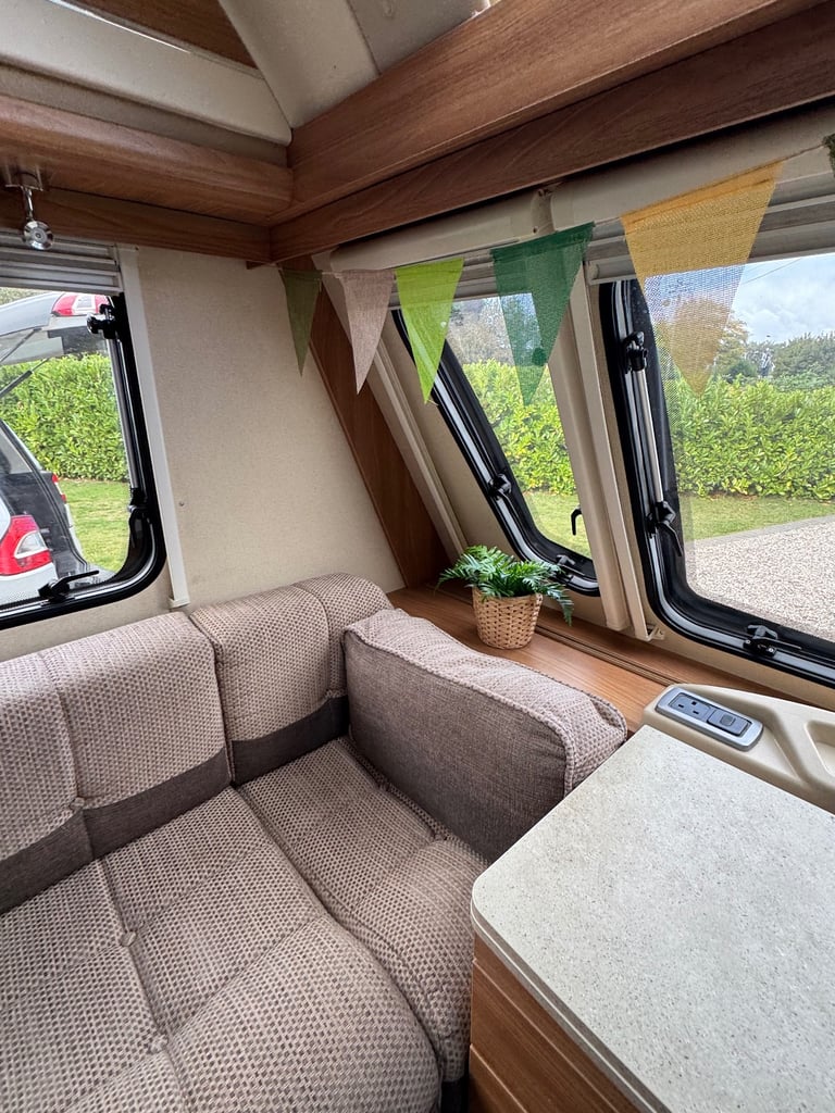 Swift challenger 580 se and air awning 