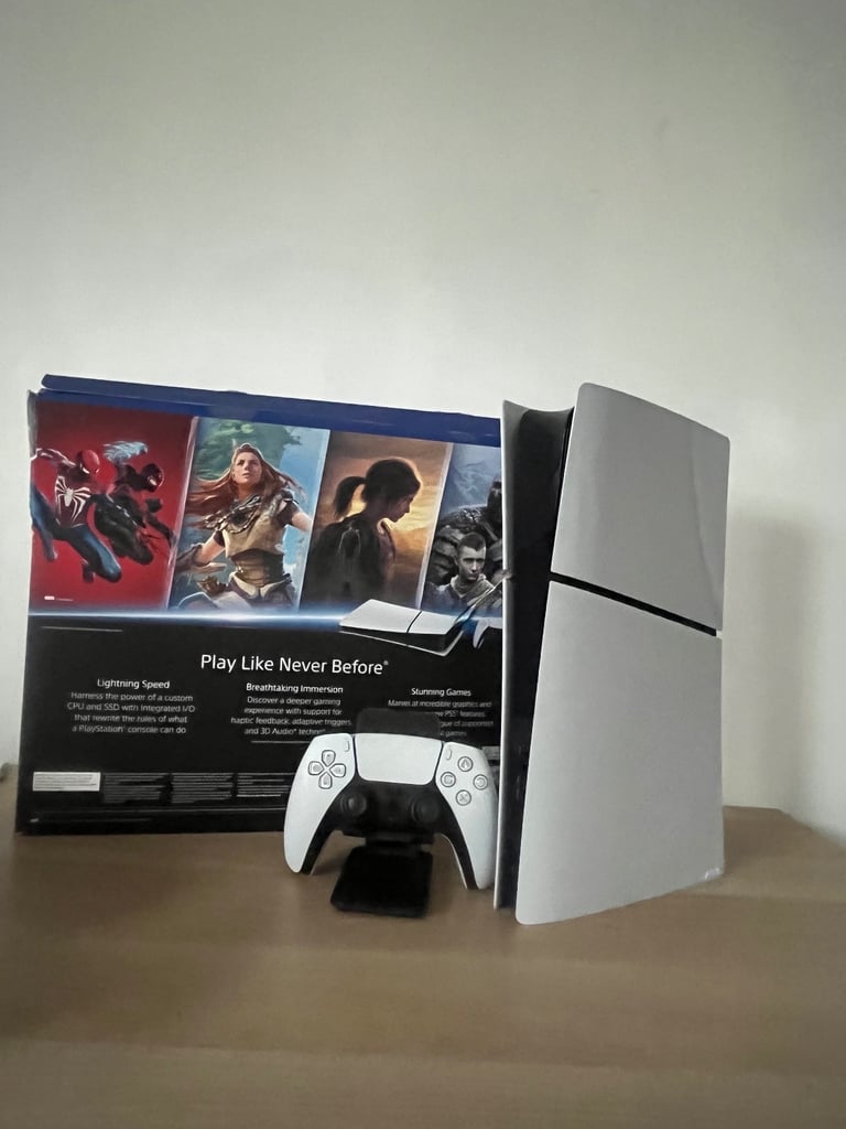 PS5 Slim Digital edition 1Tb 1Controller BOXED 