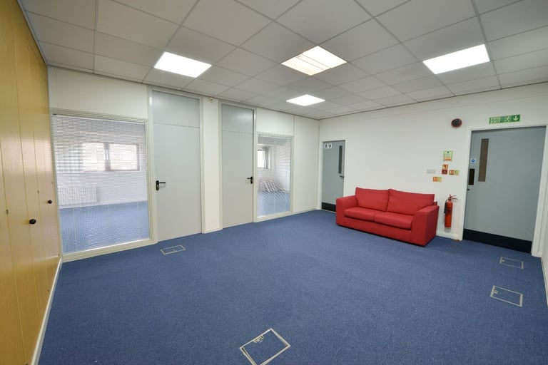 Serviced Offices Studio Storage Space Watford 24/7 Access - Parking & Bills Included OCTOBER FREE