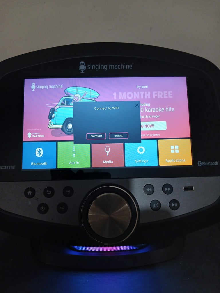 Singing karoke machine / bluetooth