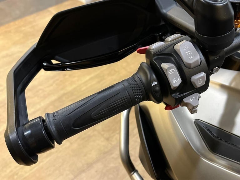 2025 Triumph Tiger 1200 RALLY PRO PREMIUM COLOUR Petrol 6 Speed