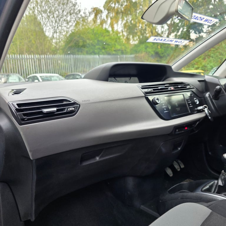 CITROEN C4 PICASSO VTR+ MODEL 1.6 DIESEL 115 BHP YEAR 2014 £20 ROAD TAX PER YEAR LOW MILES!!!