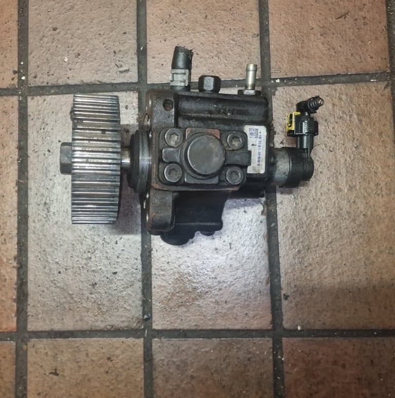 Vauxhall Insignia 2.0 CDTI Diesel Pump 2011