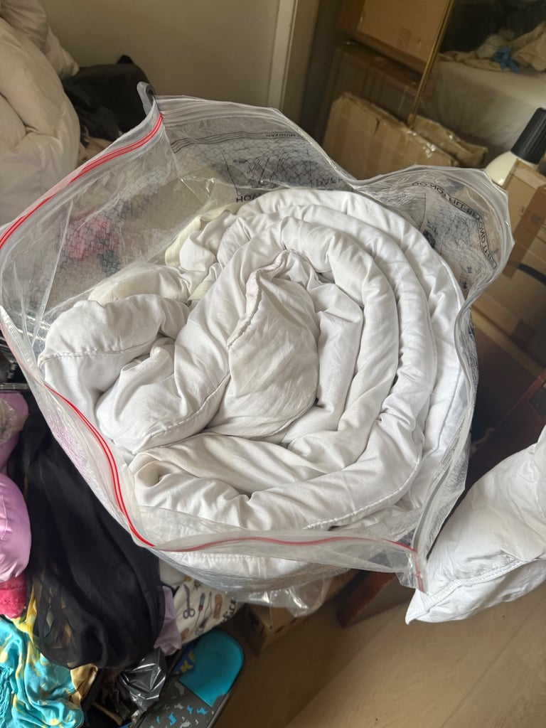 Double Mattress Topper – Needs Wash