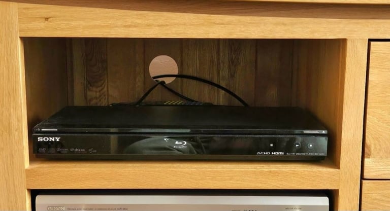 Oak Furnitureland 100% SOLID OAK WOOD Large TV Unit - Quick Sale!