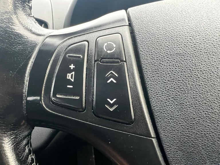 2011 Hyundai i30 1.6 CRDi Comfort 5dr HATCHBACK DIESEL Manual