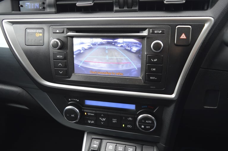 2014 Toyota Auris 1.8 VVTi Hybrid Icon 5dr CVT Auto SAT NAV ULEZ HATCHBACK Petrol/Electric Hybrid...