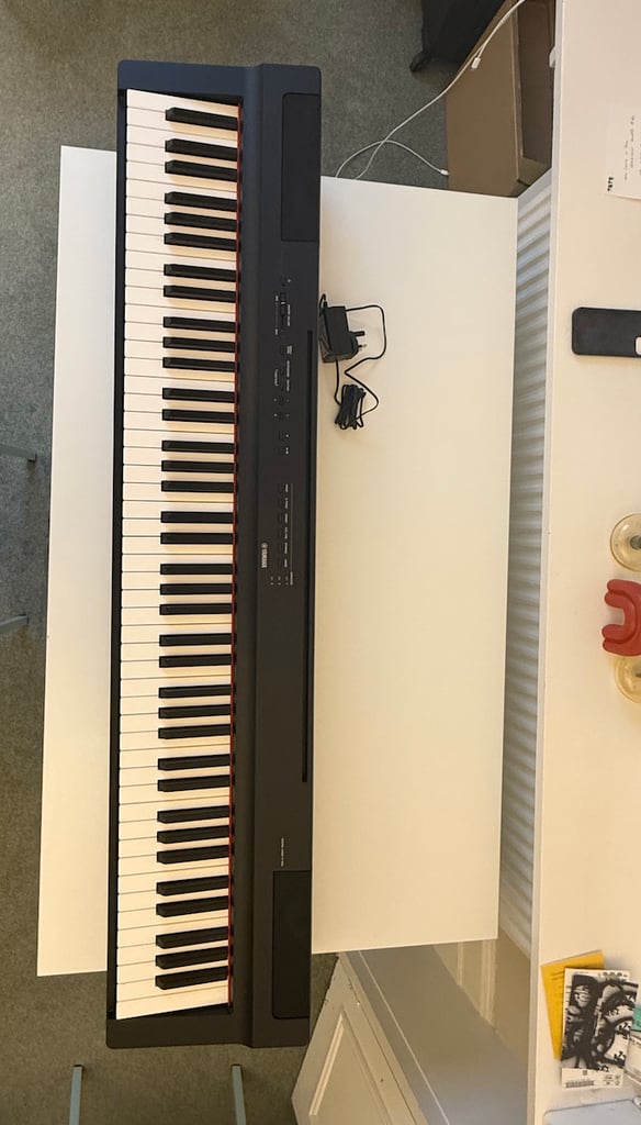 Yamaha P-125 digital piano
