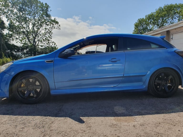 Astra VXR breaking