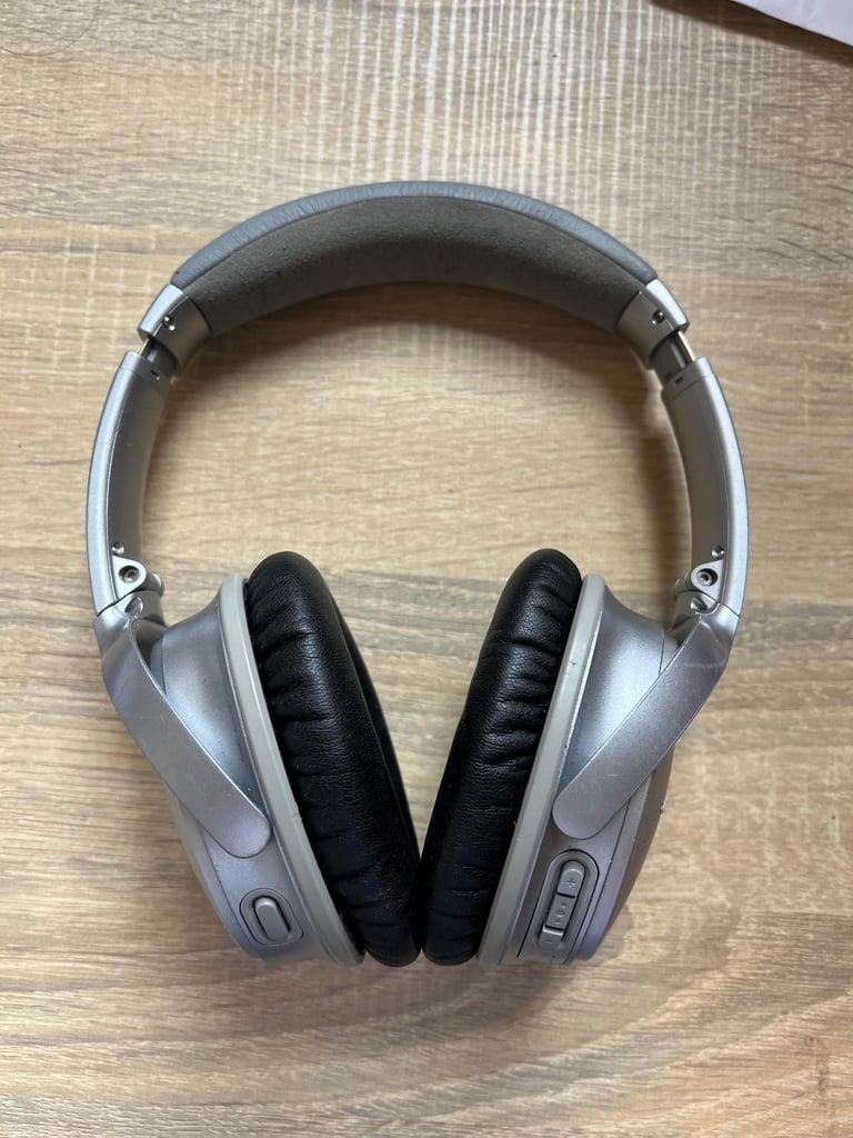 Bose QC35 II noise-cancelling