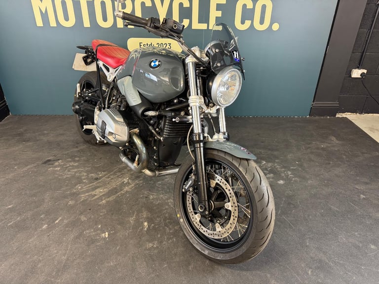 BMW R NINET PURE WITH AKRAPOVIC