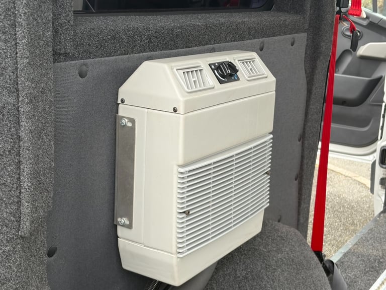 2017 Renault Master SL28dCi 110 Business WHEELCHAIR ACCESS/CAMPER PANEL VAN Diesel Manual