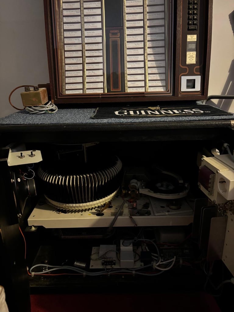 Jukebox Playmate Escort 