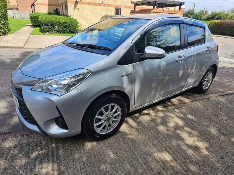 2018 Toyota Yaris 1.5 VVT-h Icon Tech E-CVT Euro 6 (s/s) 5dr Hatchback HYBRID ELECTRIC Automatic