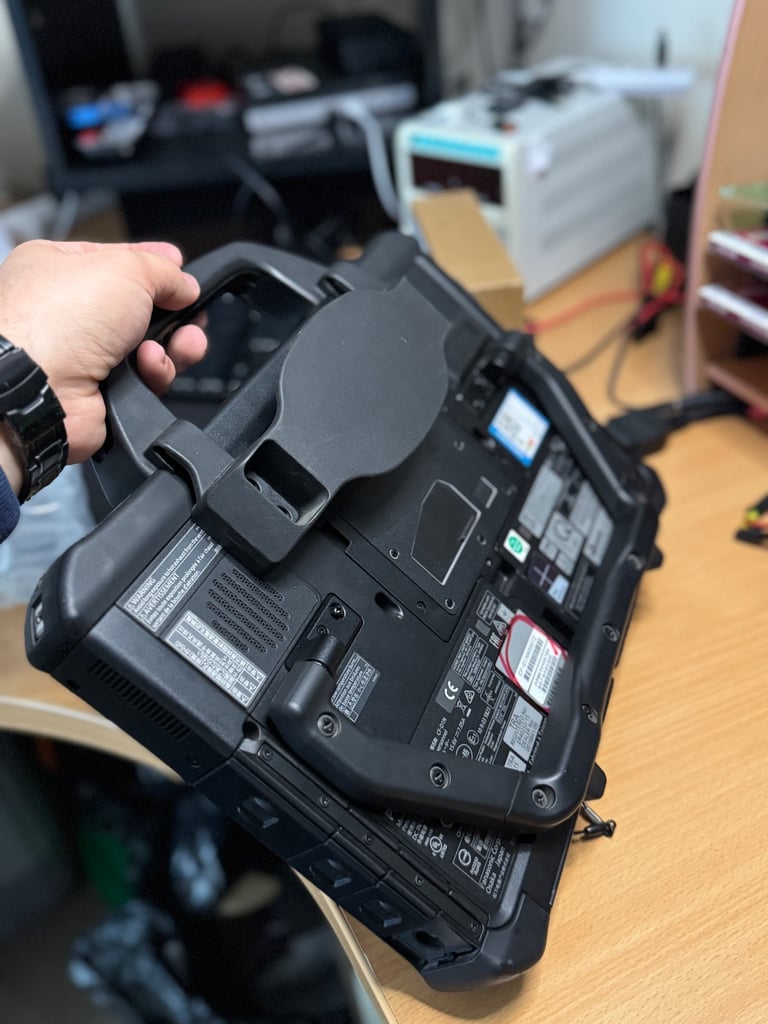 Panasonic Toughbook CF-D1 3th gen Rugged 16 Gb Ram 500 Gb Storage i5 gen 6th Pen Charger Windows Pro