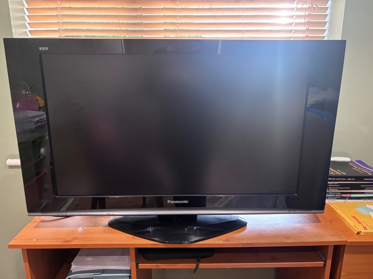 Panasonic 37 inch full 1080 hd free view tv 